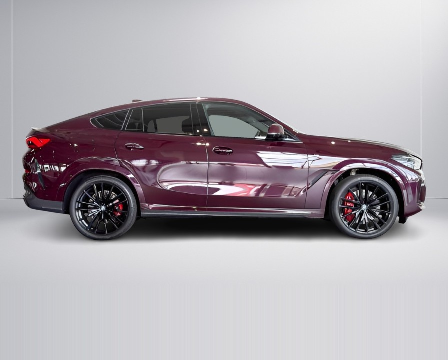 BMW X6 M50i (3)
