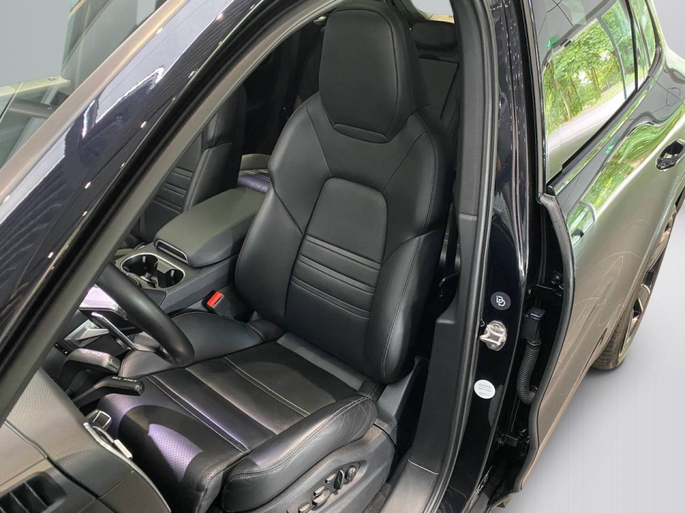 Porsche Cayenne - foto 10