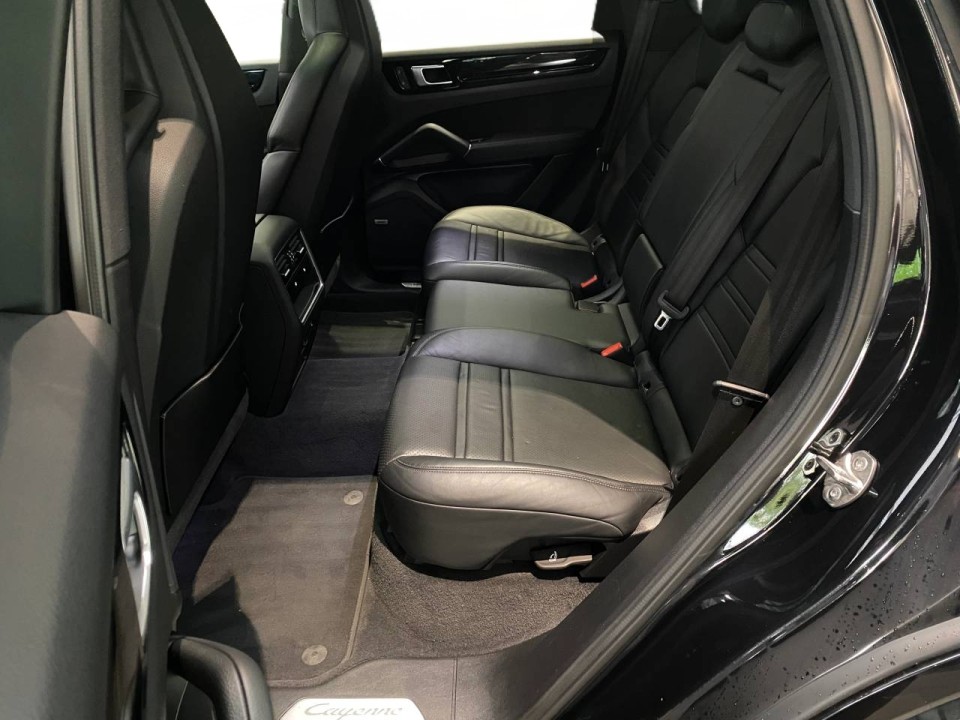 Porsche Cayenne - foto 12