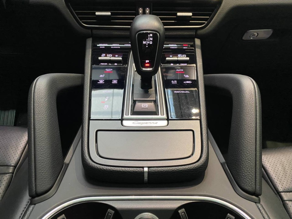 Porsche Cayenne - foto 16