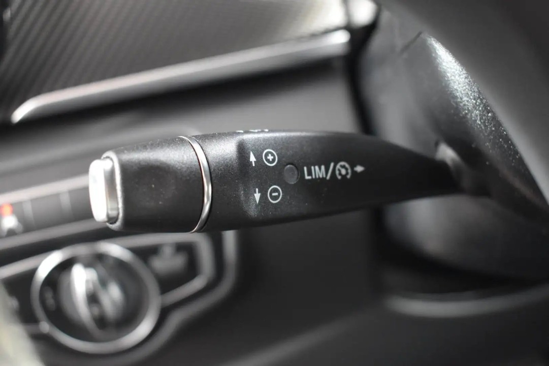 Mercedes-Benz V 300d 4MATIC Long AMG Line - foto 9