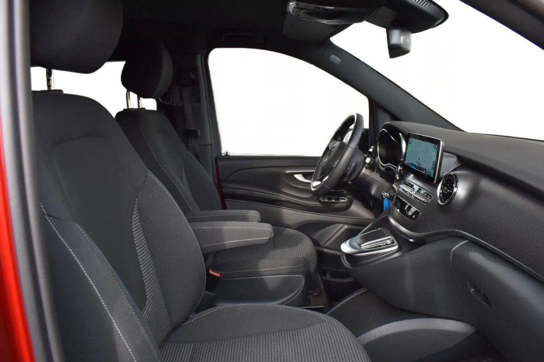 Mercedes-Benz V 300d 4MATIC Long AMG Line - foto 8