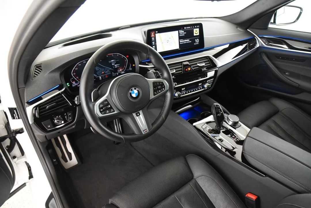 BMW Seria 5 530d xDrive M-Sport - foto 7
