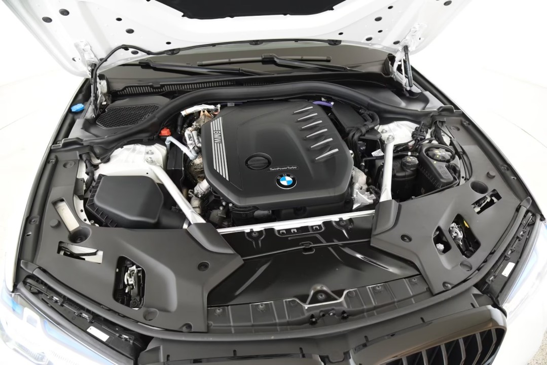 BMW Seria 5 530d xDrive M-Sport - foto 19