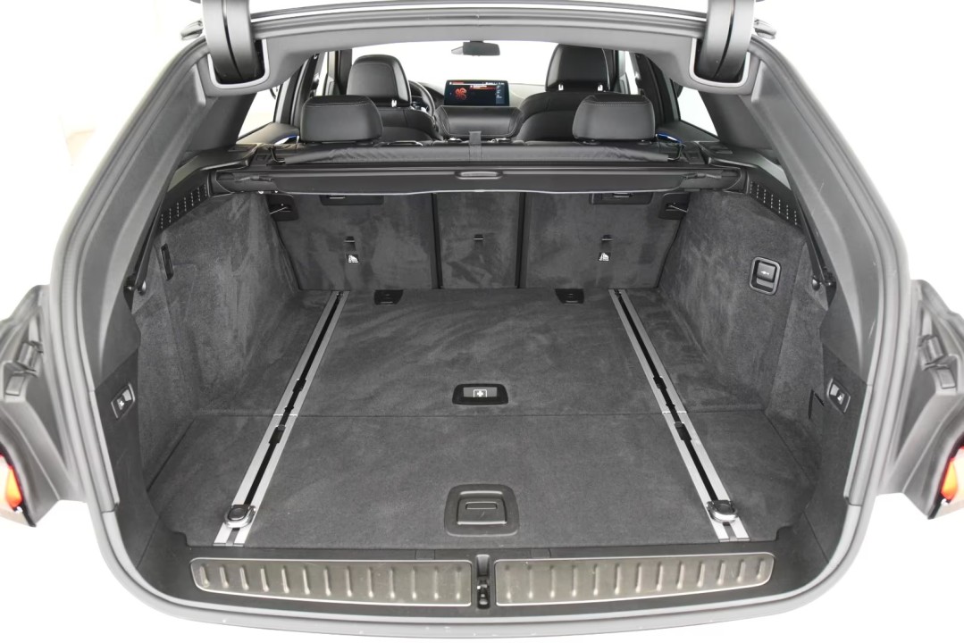 BMW Seria 5 530d xDrive M-Sport - foto 18