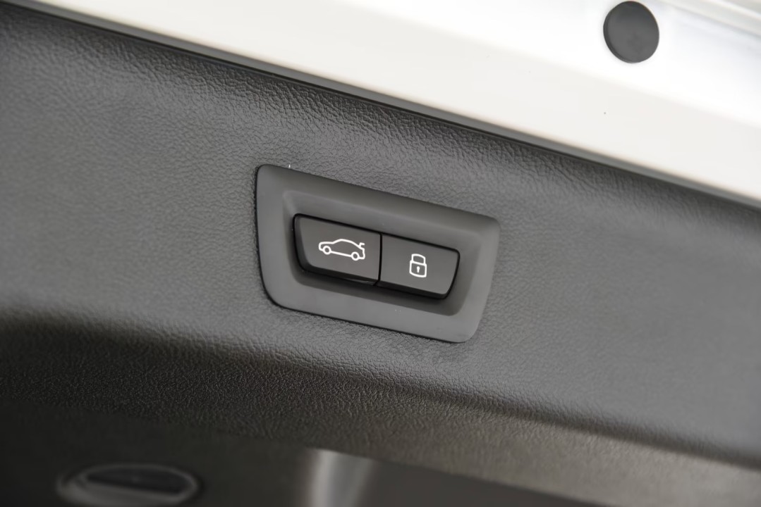 BMW Seria 5 530d xDrive M-Sport - foto 17