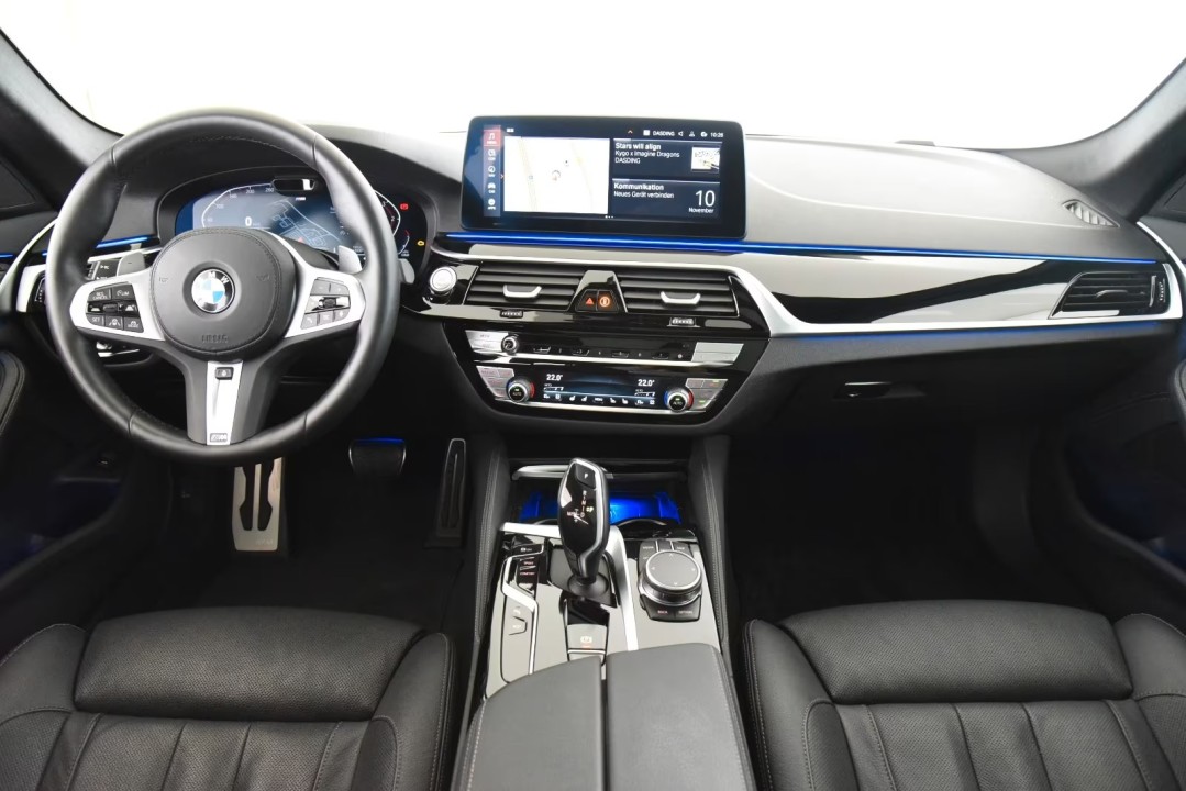 BMW Seria 5 530d xDrive M-Sport - foto 8