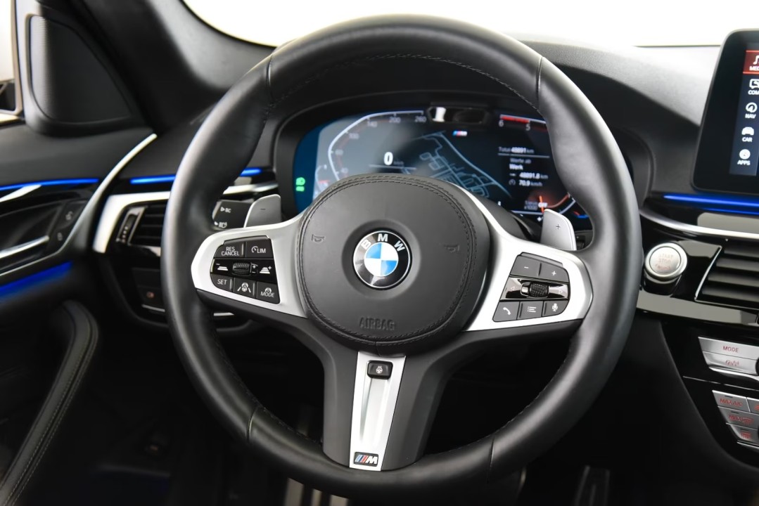 BMW Seria 5 530d xDrive M-Sport - foto 6