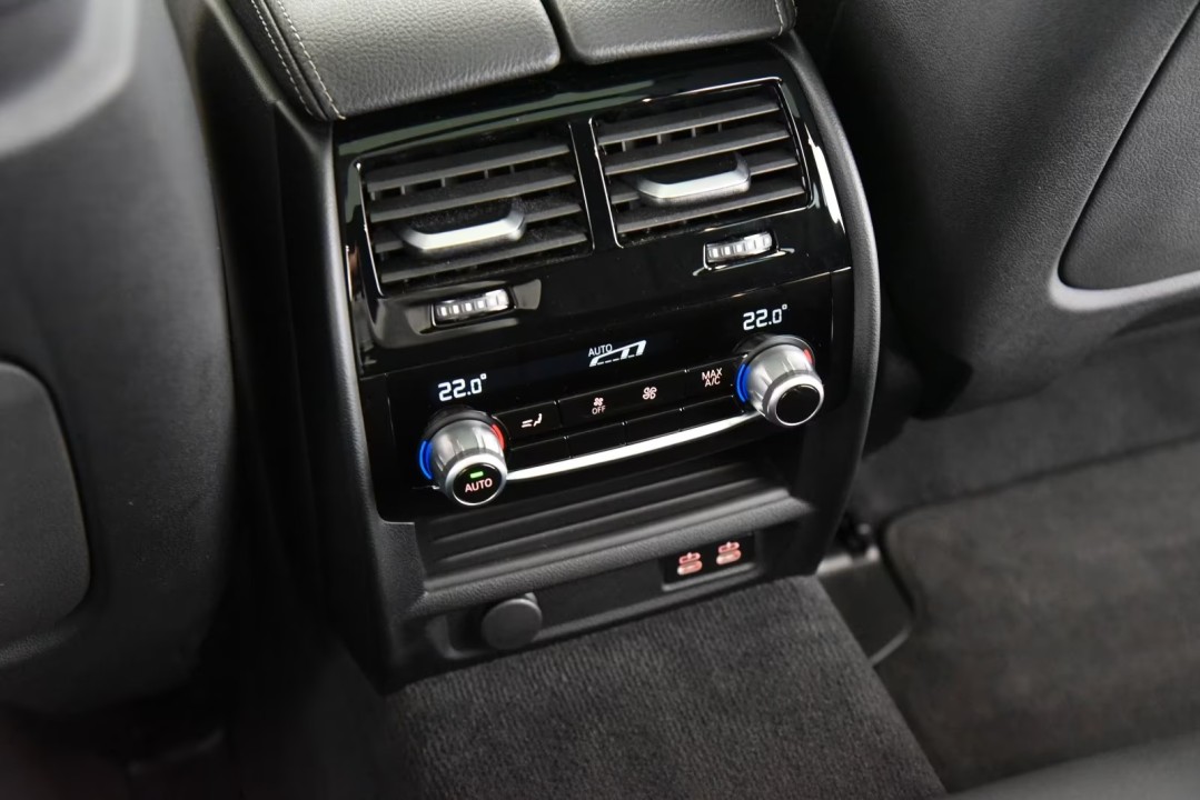 BMW Seria 5 530d xDrive M-Sport - foto 13