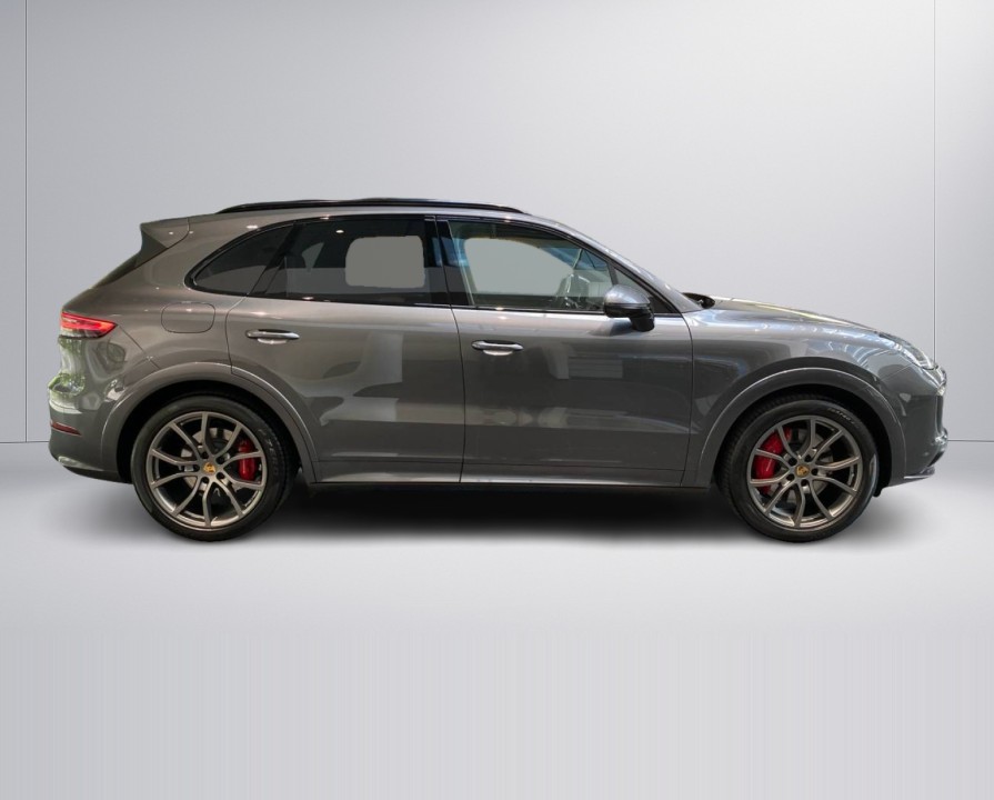 Porsche Cayenne GTS (2)
