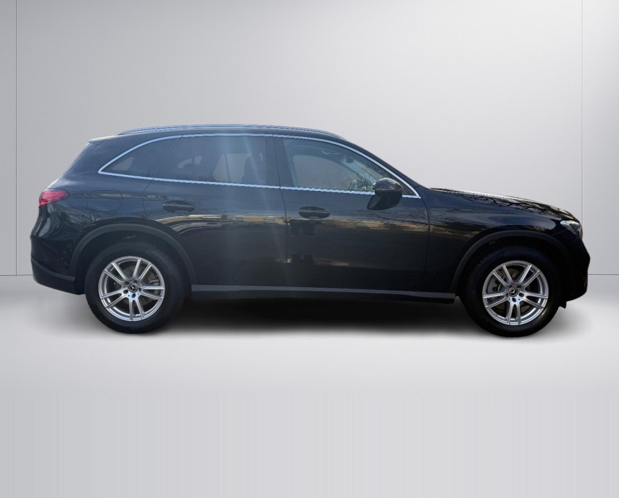 Mercedes-Benz GLC 200 4MATIC (2)