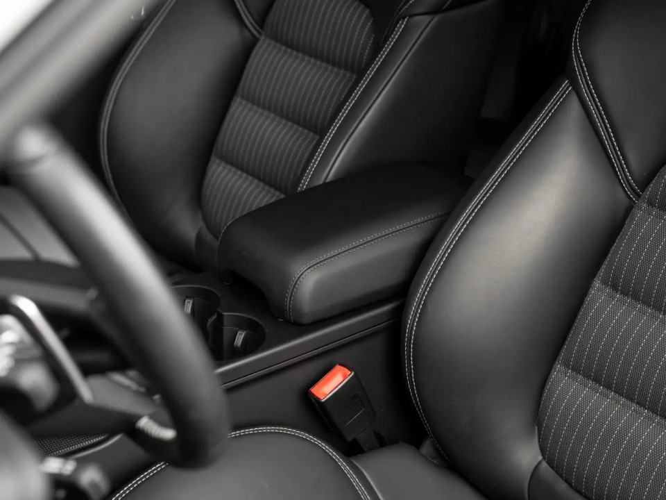 Porsche Macan T - foto 16