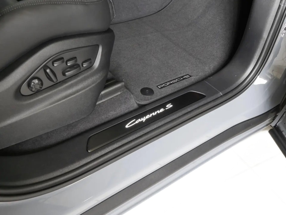 Porsche Cayenne Coupe S E-Hybrid - foto 31