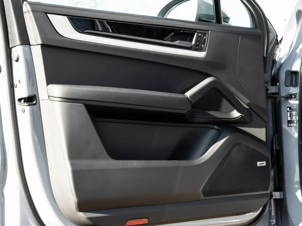 Porsche Cayenne Coupe - foto 22