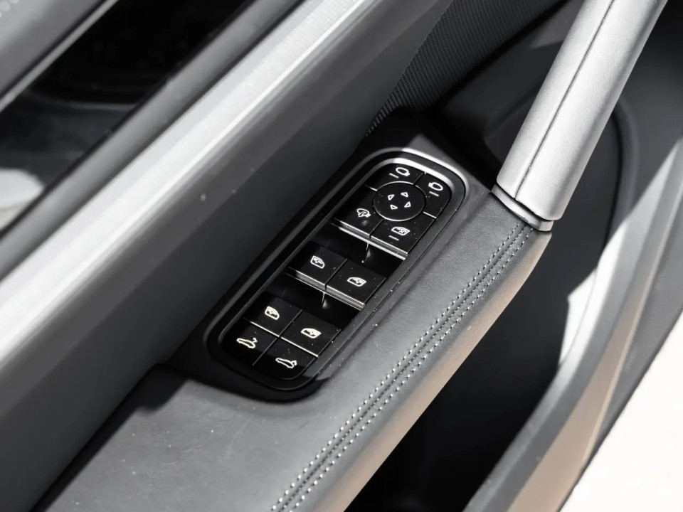 Porsche Cayenne Coupe - foto 23