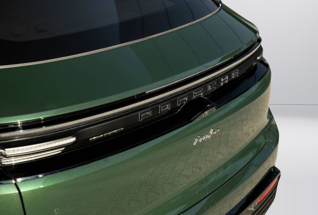 Porsche Macan Turbo - foto 28