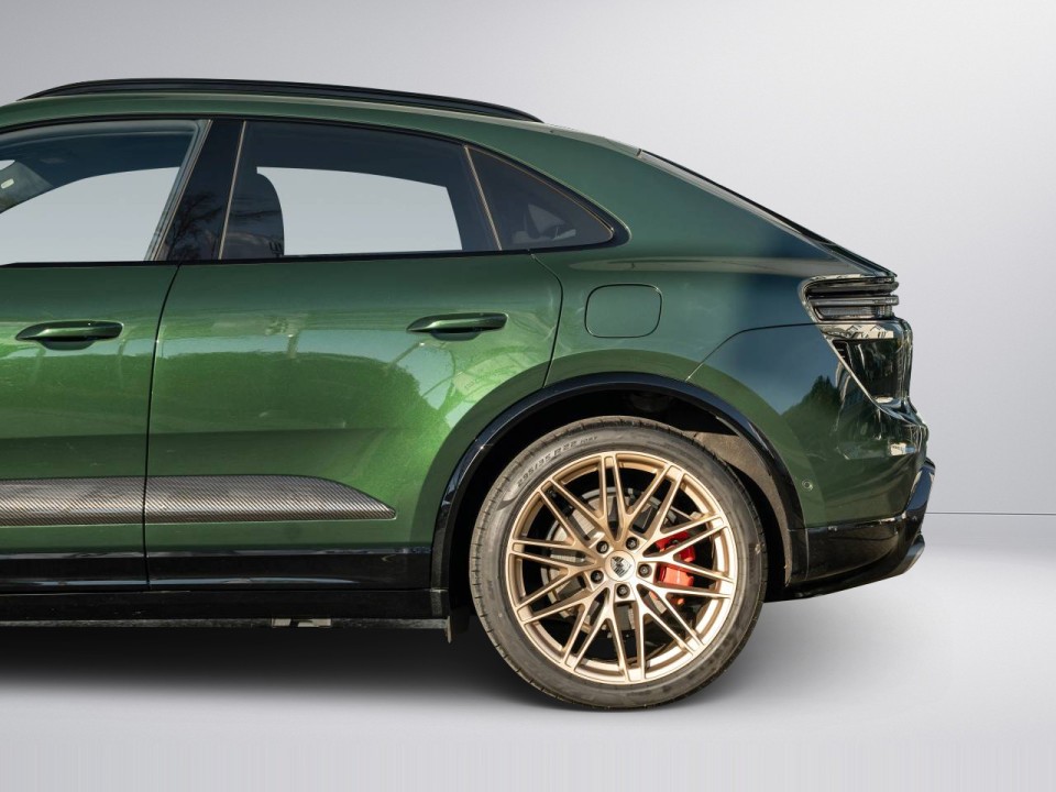 Porsche Macan Turbo - foto 33