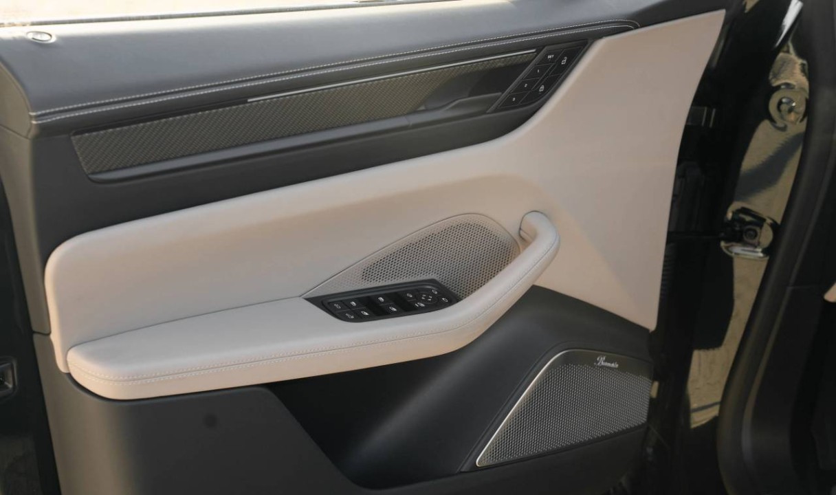 Porsche Macan Turbo - foto 17