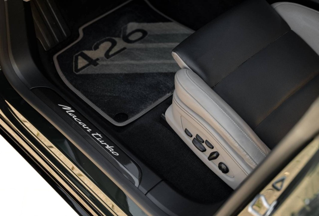 Porsche Macan Turbo - foto 24