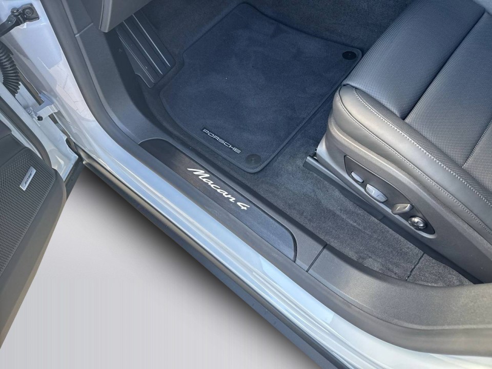 Porsche Macan 4 - foto 13
