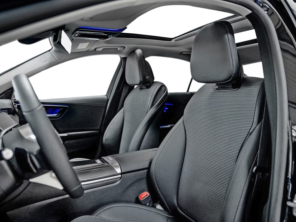 Mercedes-Benz C 300e 4MATIC - foto 12