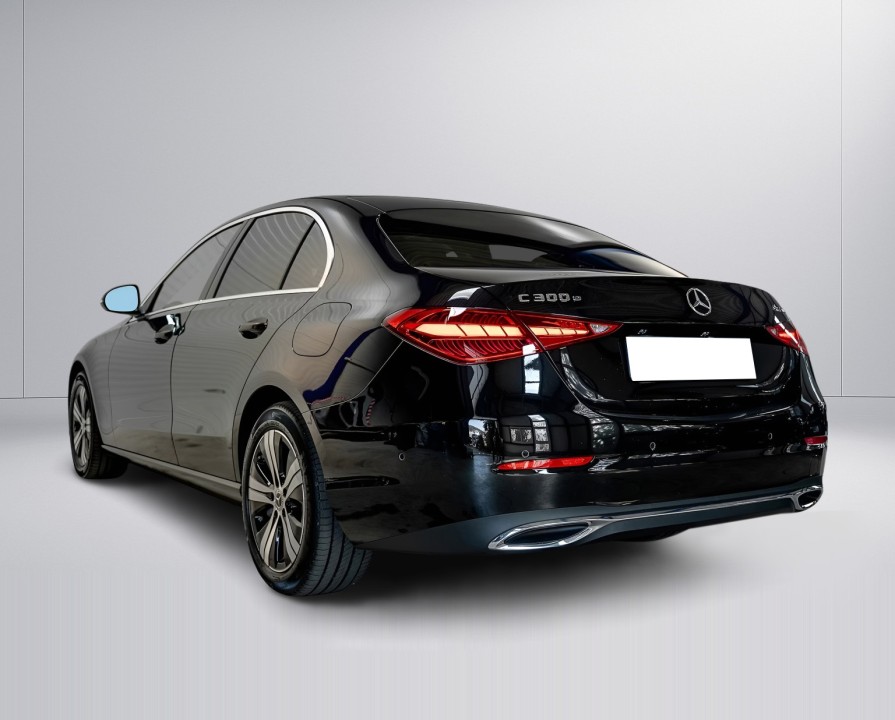 Mercedes-Benz C 300e 4MATIC (4)