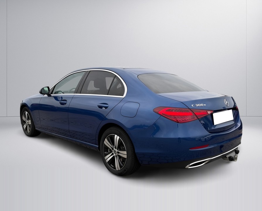 Mercedes-Benz C 300e 4MATIC Avantgarde (5)