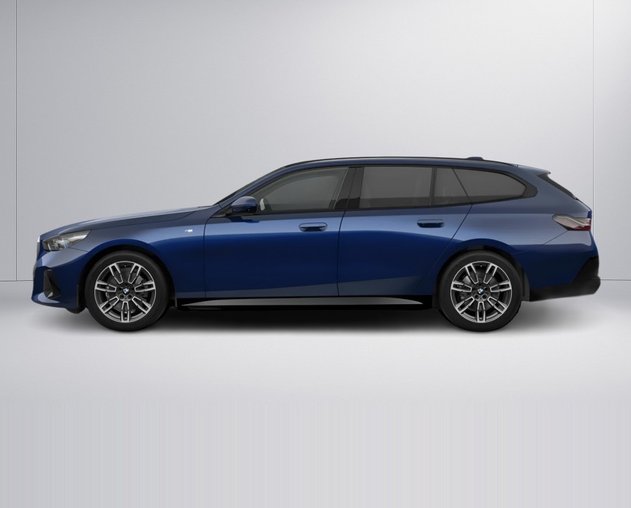BMW Seria 5 520d xDrive Touring M-Sport (4)
