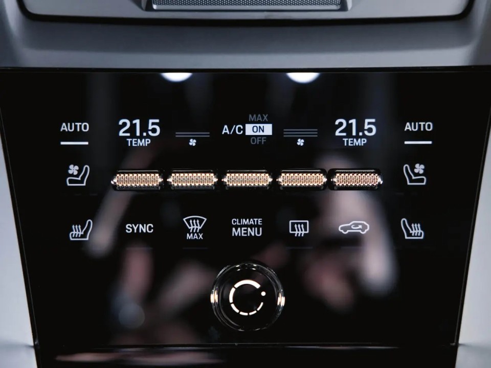 Porsche Macan Turbo - foto 14