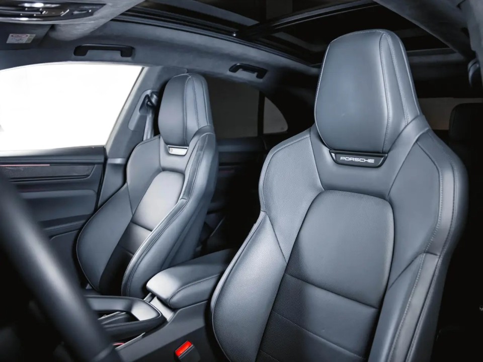 Porsche Macan Turbo - foto 13