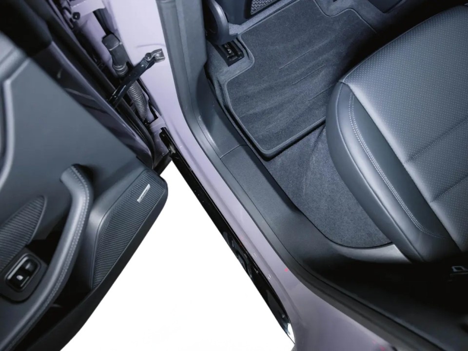 Porsche Macan Turbo - foto 33