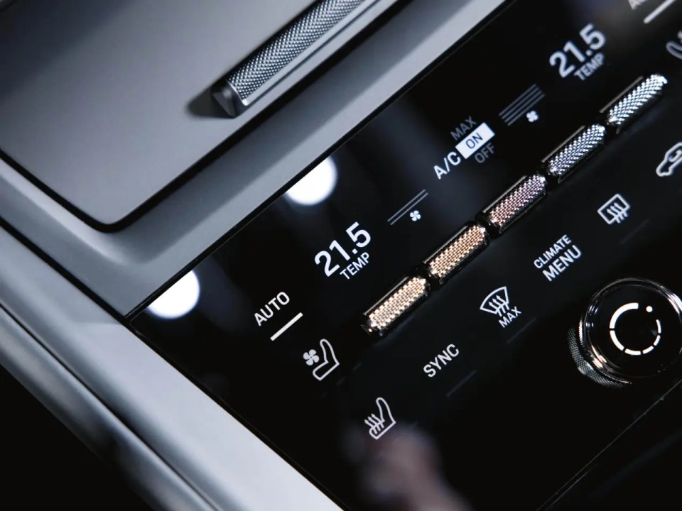 Porsche Macan Turbo - foto 15