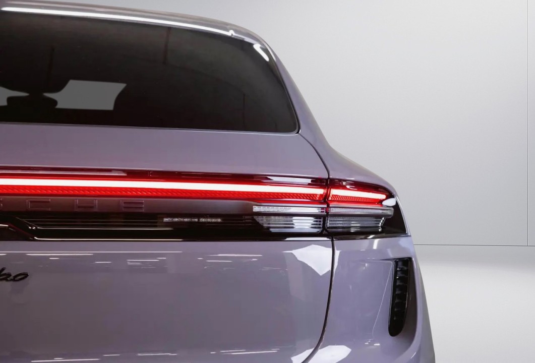 Porsche Macan Turbo - foto 37