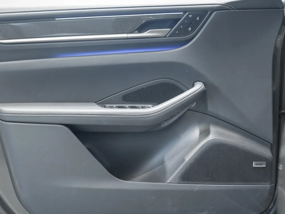 Porsche Macan Turbo - foto 25