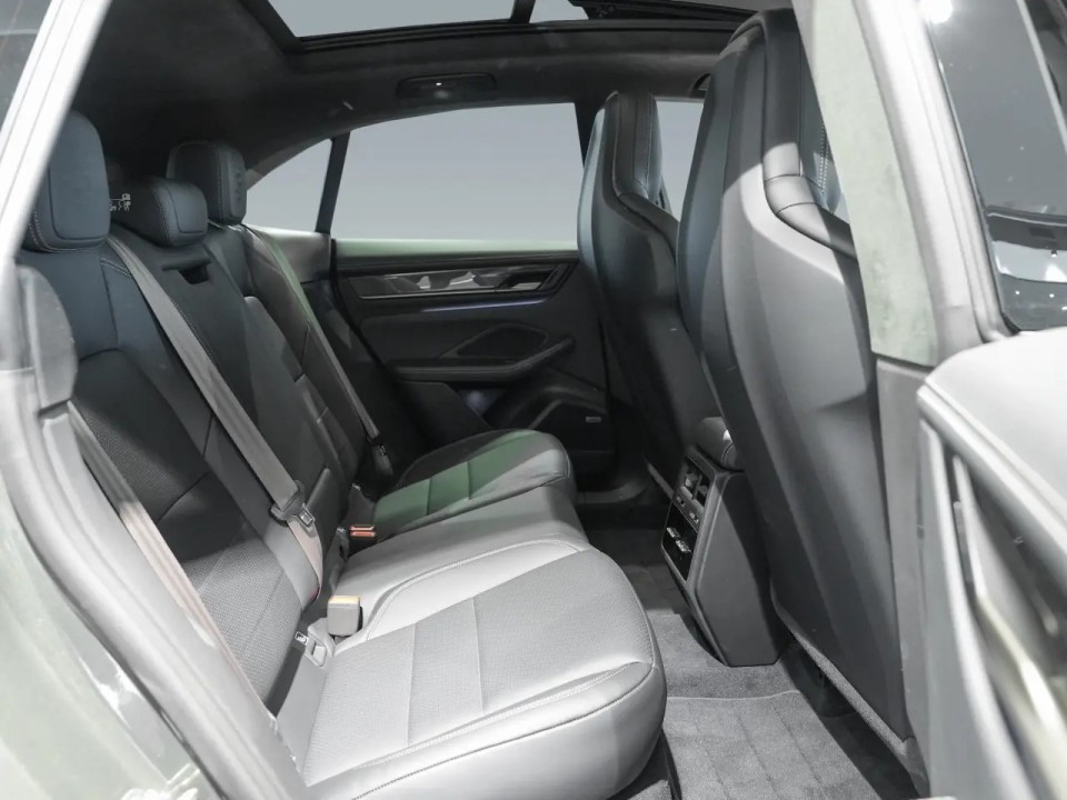 Porsche Macan Turbo - foto 23