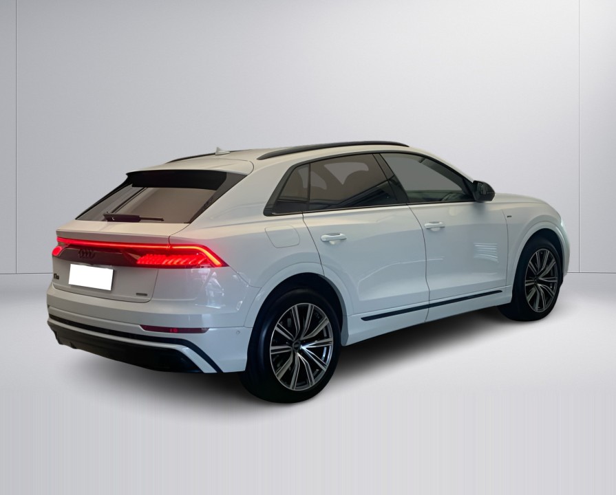 Audi Q8 55 TFSIe quattro tiptronic (3)