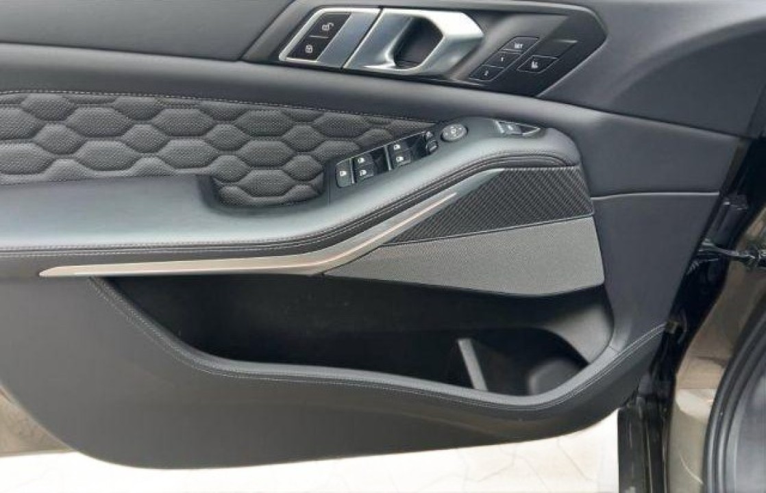 BMW X5 M Competition - foto 17