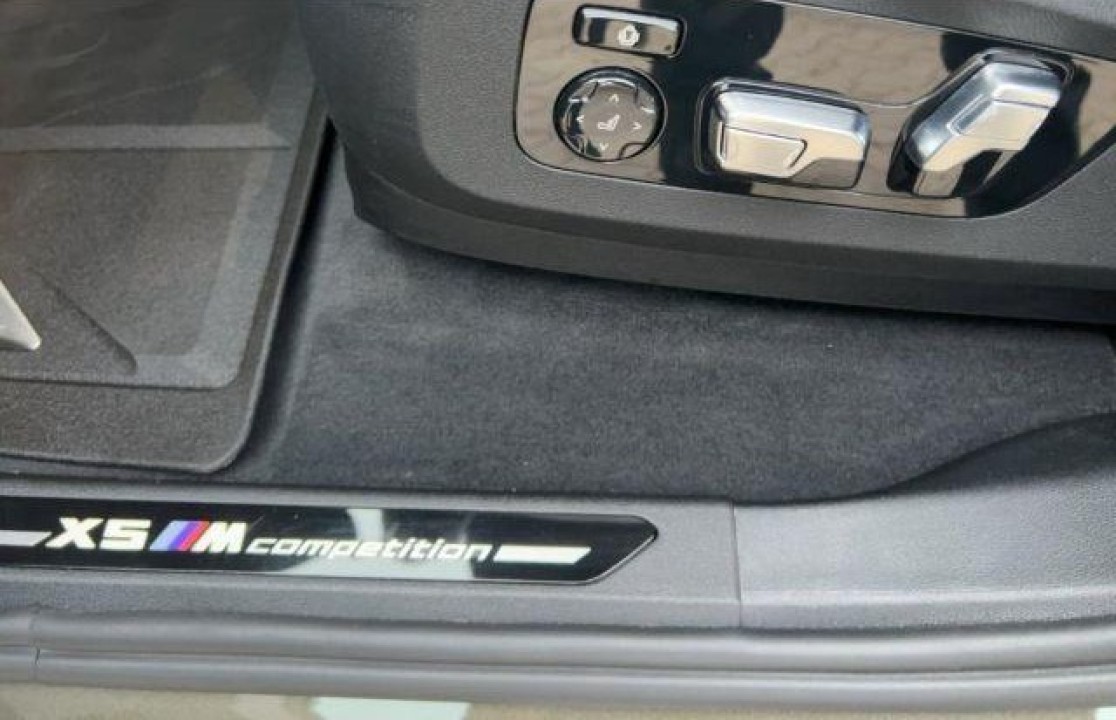 BMW X5 M Competition - foto 14