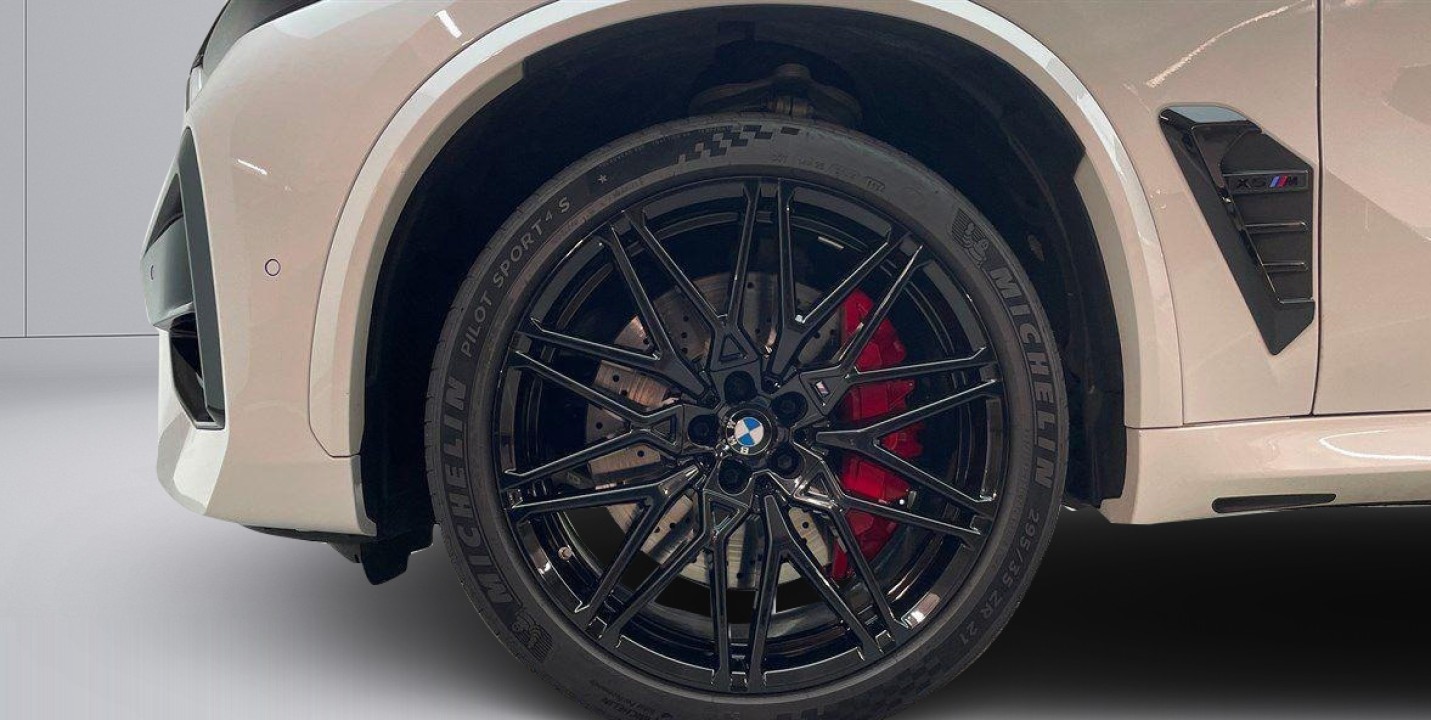BMW X5 M Competition - foto 13