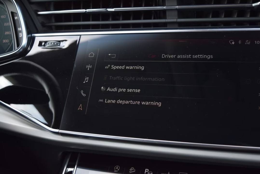 Audi Q8 45 TDI Quattro - foto 18