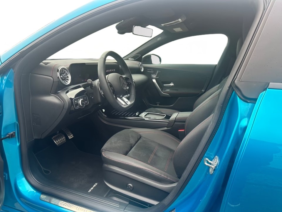 Mercedes-Benz CLA 35 AMG 4MATIC - foto 12
