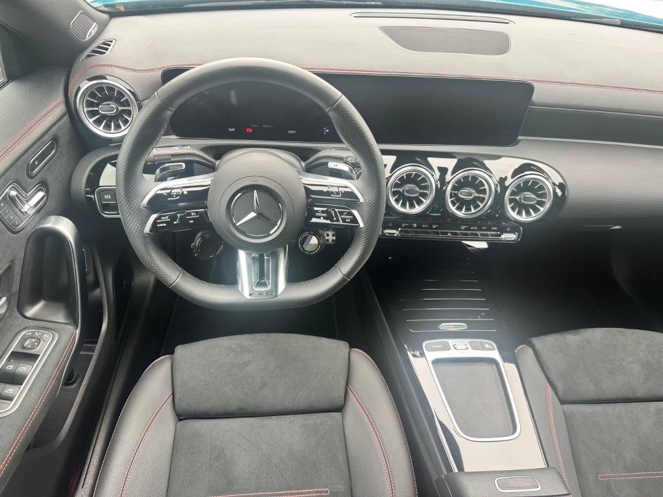 Mercedes-Benz CLA 35 AMG 4MATIC - foto 8