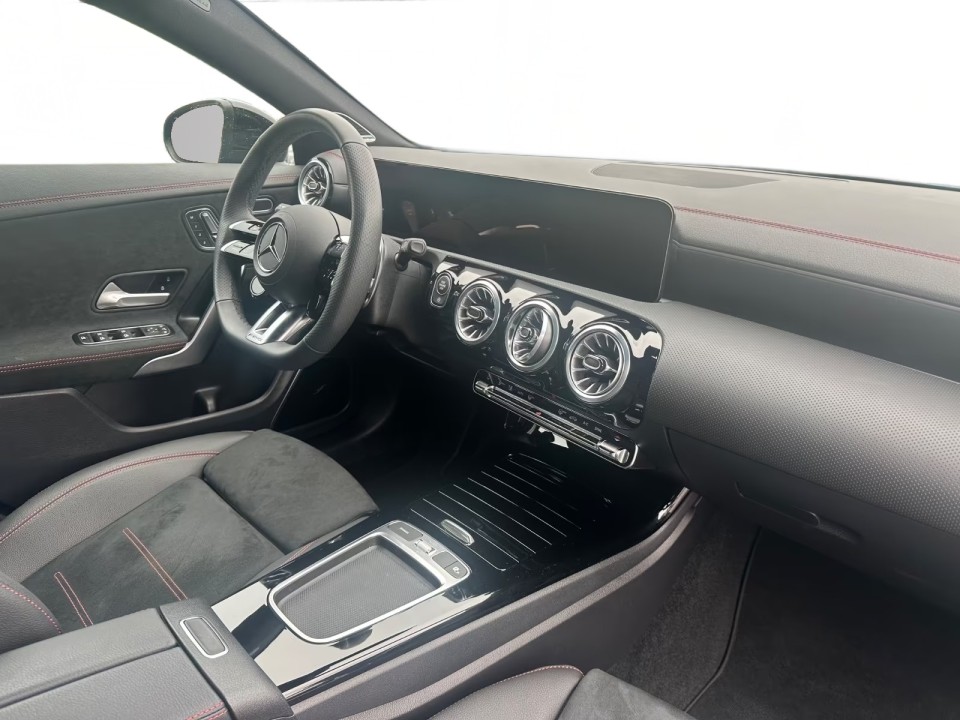 Mercedes-Benz CLA 35 AMG 4MATIC - foto 11
