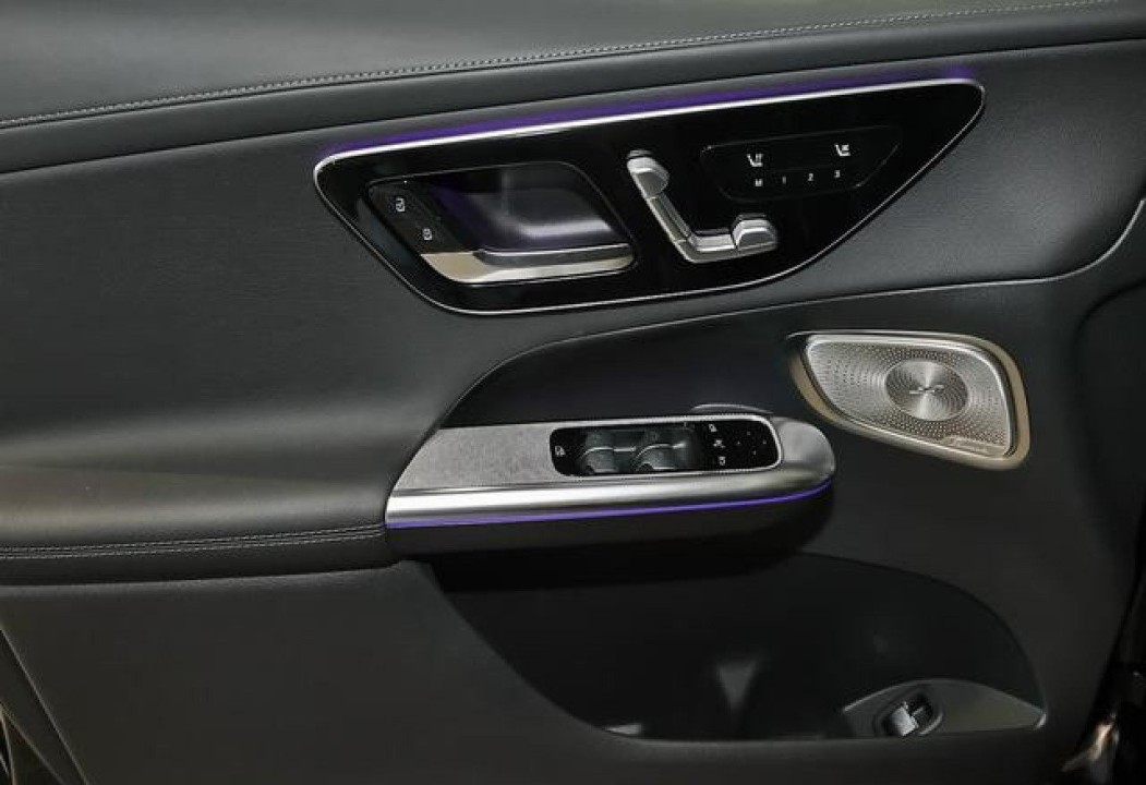 Mercedes-Benz GLC 200 4MATIC AMG Line - foto 11