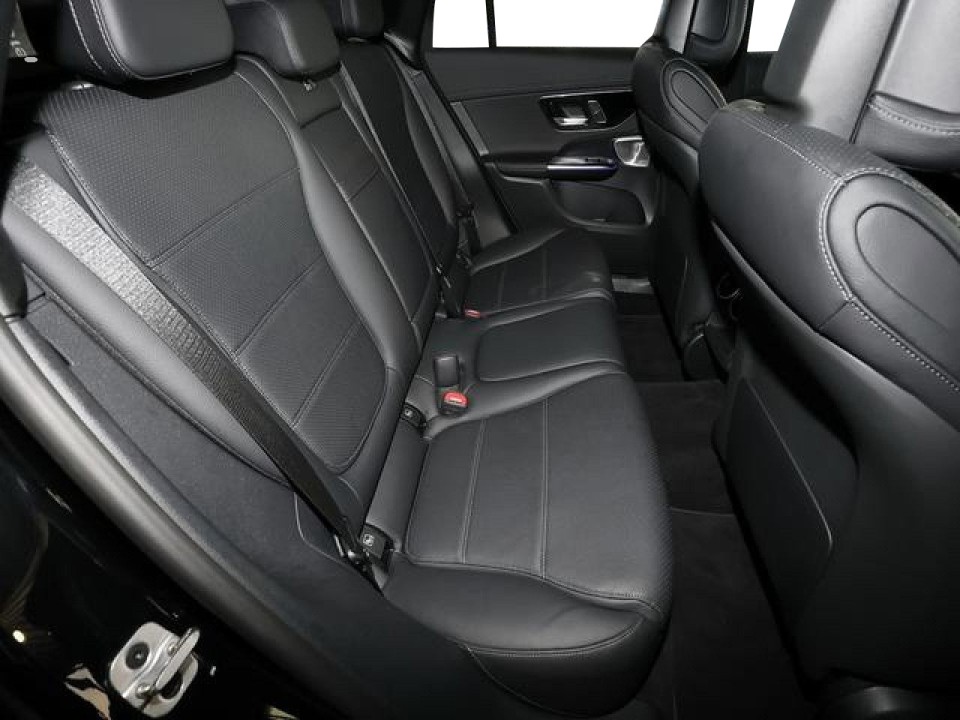 Mercedes-Benz GLC 200 4MATIC AMG Line (4)