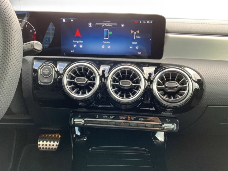 Mercedes-Benz CLA 220 4MATIC AMG - foto 17