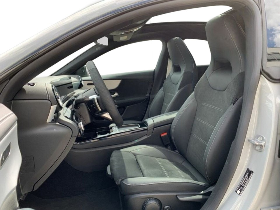 Mercedes-Benz CLA 220 4MATIC AMG - foto 13