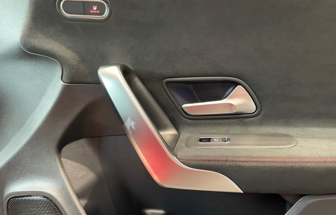 Mercedes-Benz CLA 220 4MATIC AMG - foto 14