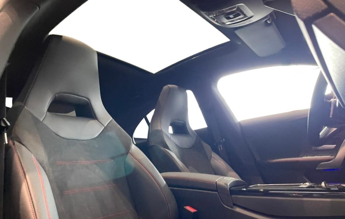 Mercedes-Benz CLA 220 4MATIC AMG - foto 8