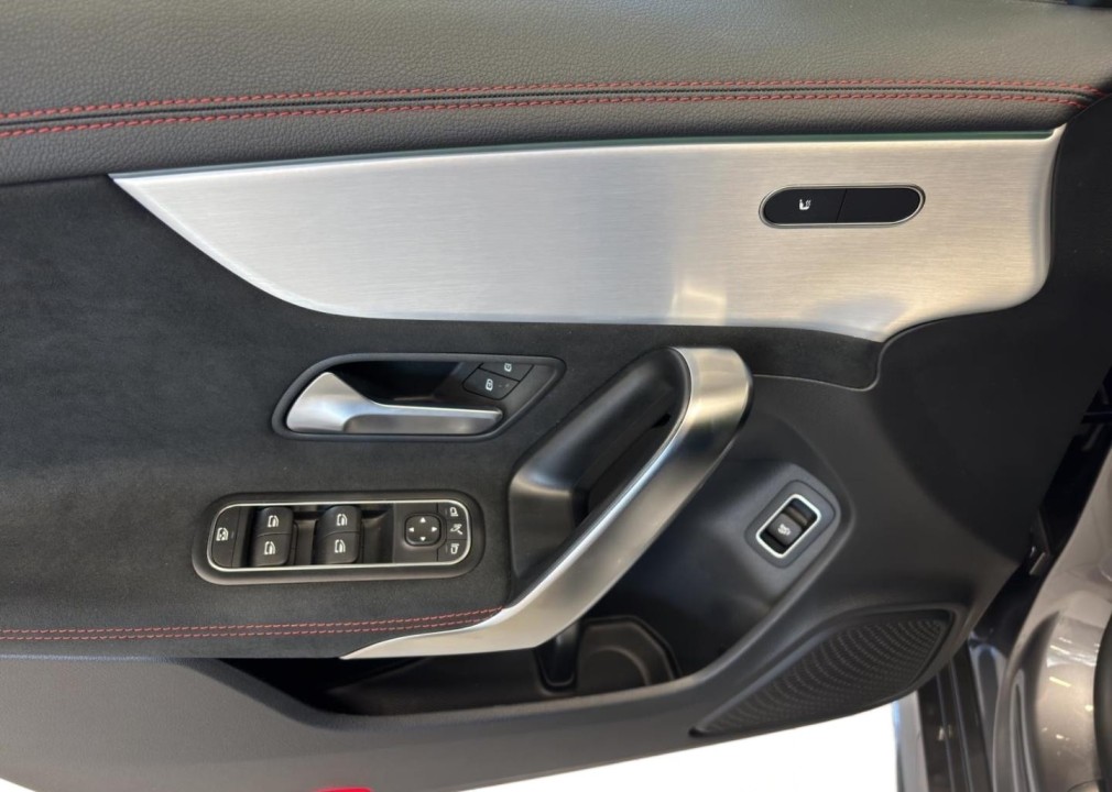 Mercedes-Benz CLA 220 4MATIC AMG - foto 12